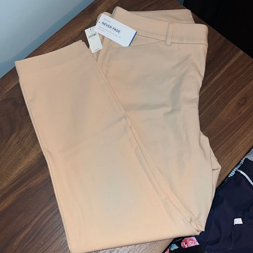 NWT. Old Navy khaki pixie cut slacks. Size 14.